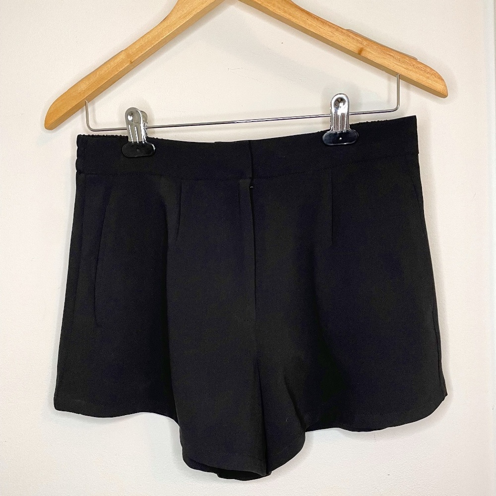 Forever 21 Dress Shorts - black